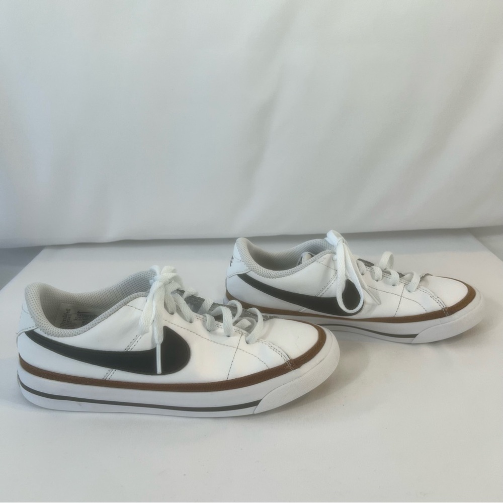 Nike Kids White and Black Sneakers size: US 4 Y - Picture 5 of 10